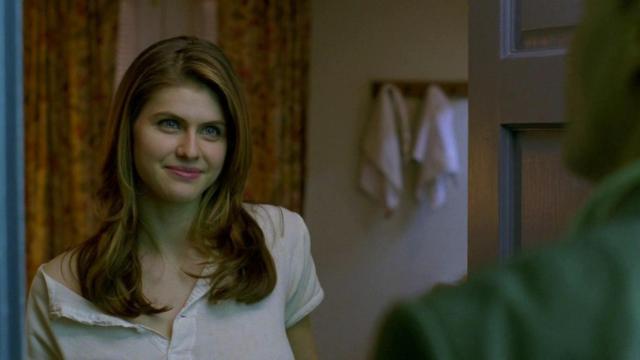 La actriz Alexandra Daddario habla alto y claro sobre su desnudo en 'True Detective': Fue bueno para mi carrera