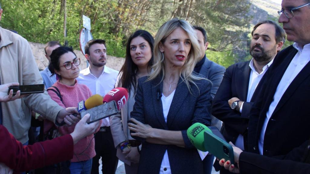 Cayetana Álvarez de Toledo durante su intervención ante los medios de comunicación