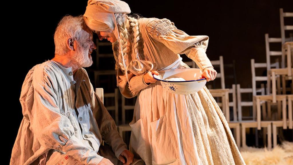 Una escena de 'Del color de la leche', la adaptación de la obra de Nell Leyshon. Foto: Mikel Martínez
