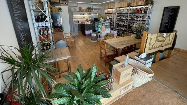 El interior de la tienda.
