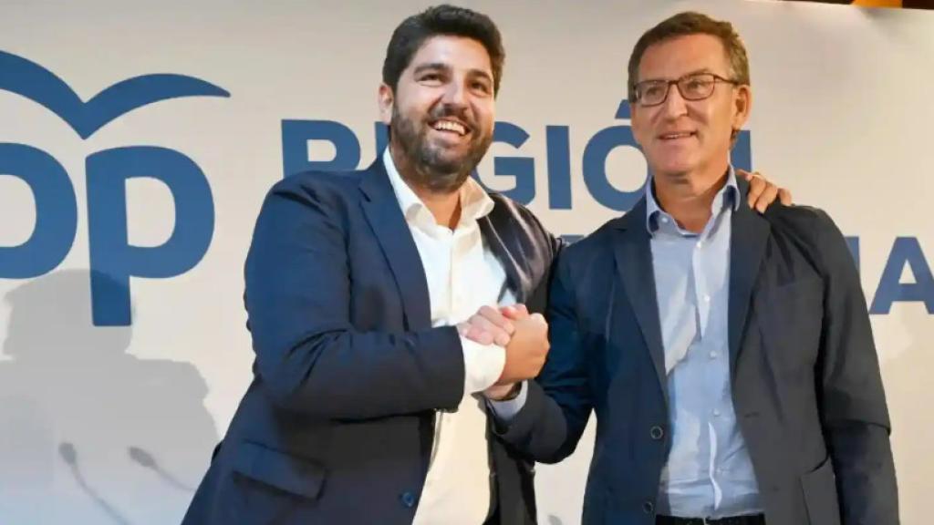 Fernando López Miras, junto a Alberto Núñez Feijóo, en una imagen de archivo en un acto del Partido Popular.