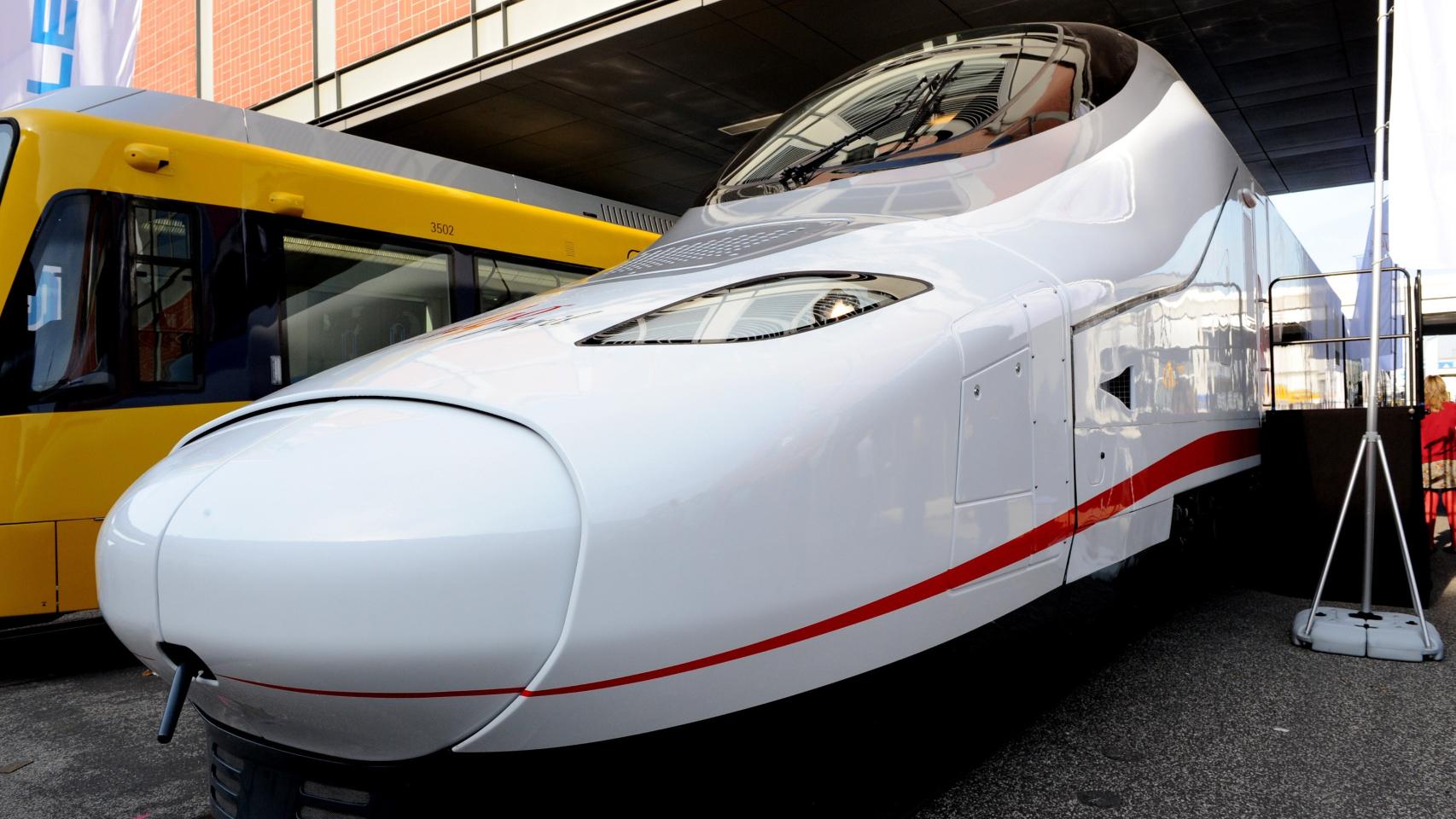 Tren Avril.