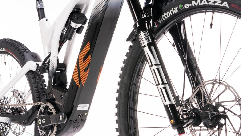 La eMTB Berria Stratos