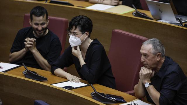 La diputada de Compromís Aitana Mas este jueves en el pleno de las Cortes Valencianas