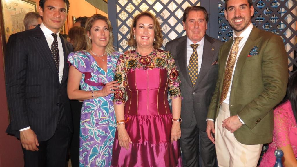 Familia de Miguel Gallego en la caseta Migasa.