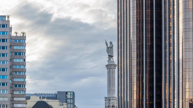 Imagen de archivo de varios edificios en la Plaza de Colón, Madrid.