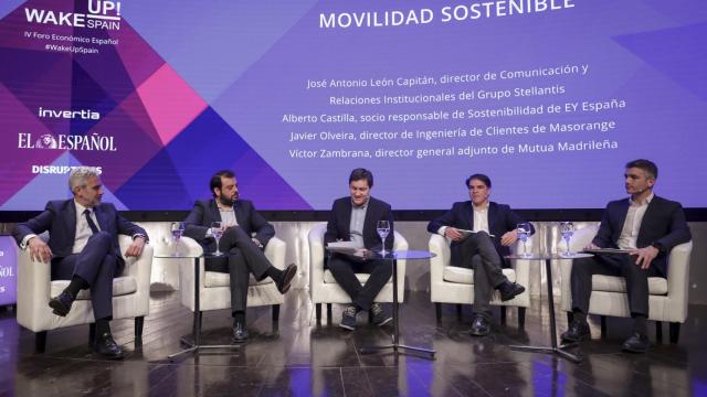 Los participantes en la mesa redonda sobre Movilidad sostenible en la quinta jornada de Wake up, Spain!