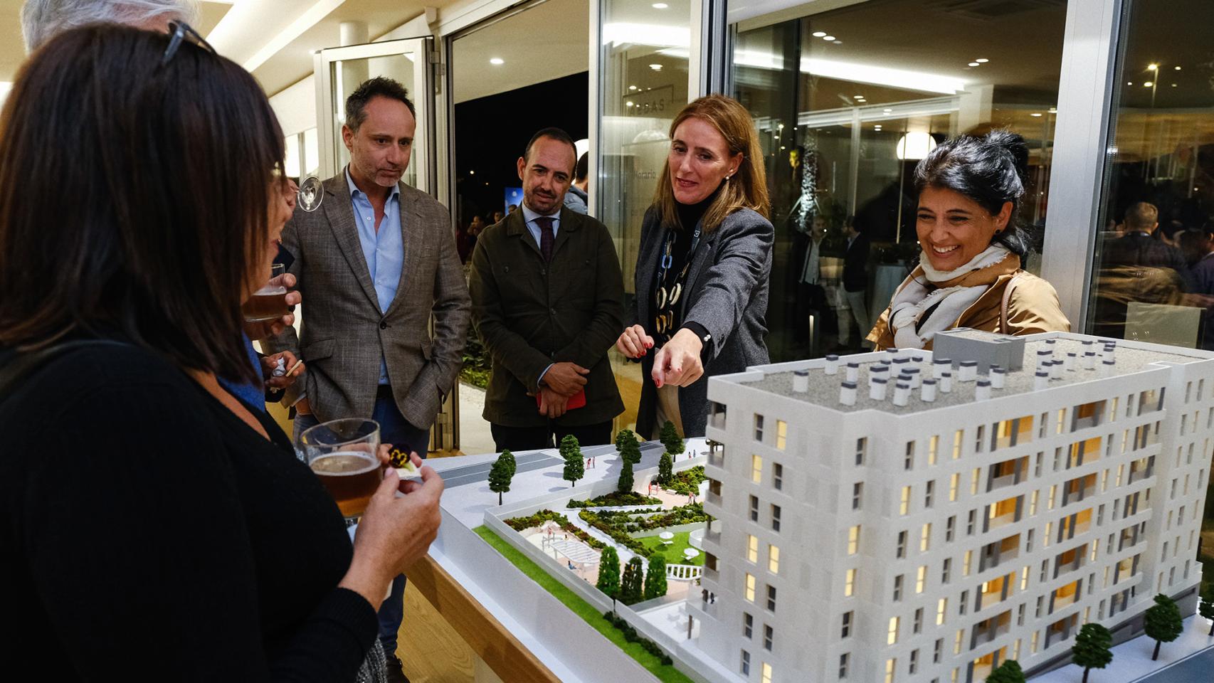 Evento de AEDAS Homes con clientes.