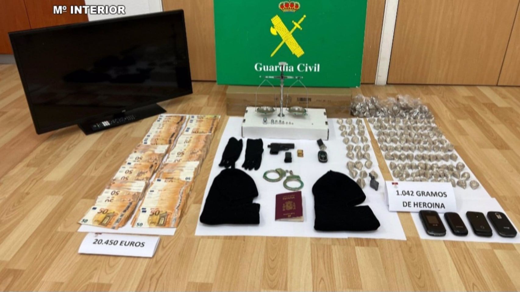 Material incautado por la Guardia Civil.