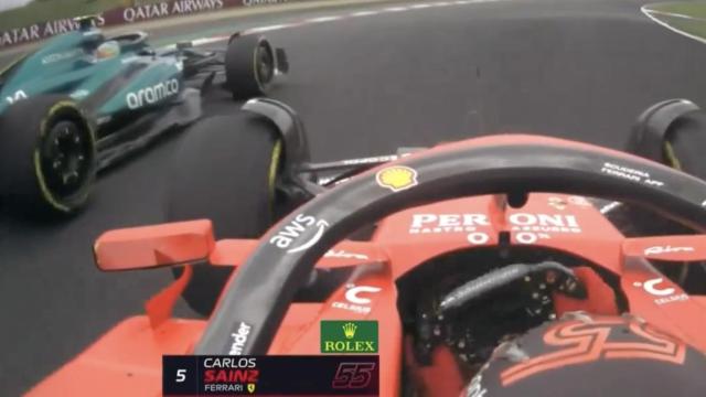 Toque entre Carlos Sainz y Fernando Alonso en la Sprint de China