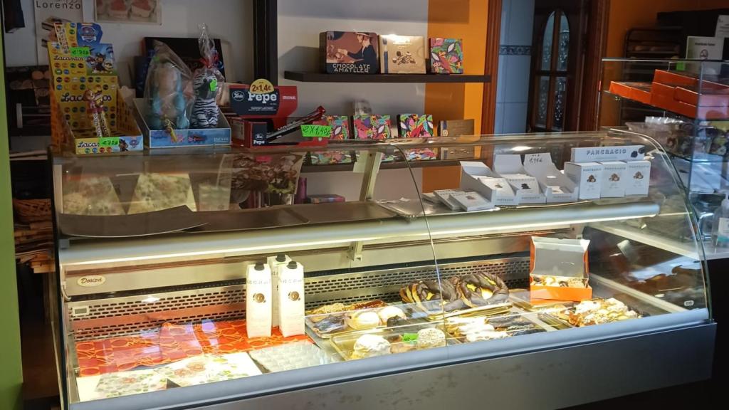 Imagen interior de la pastelería