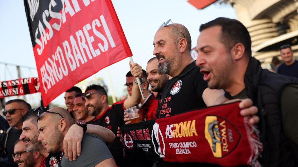 Aficionados del AC Milan antes de un partido en San Siro.