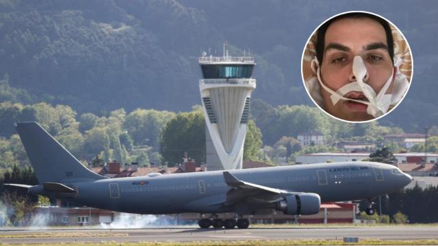 El avión del Ejército del Aire en el que Álex ha viajado aterrizando en Bilbao