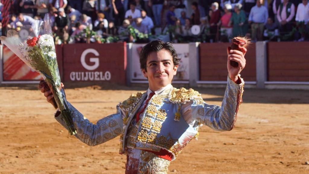 Triunfal Marco Pérez en Guijuelo