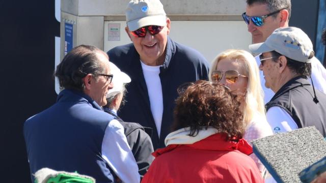 El Rey Juan Carlos en el puerto deportivo de Sanxenxo.