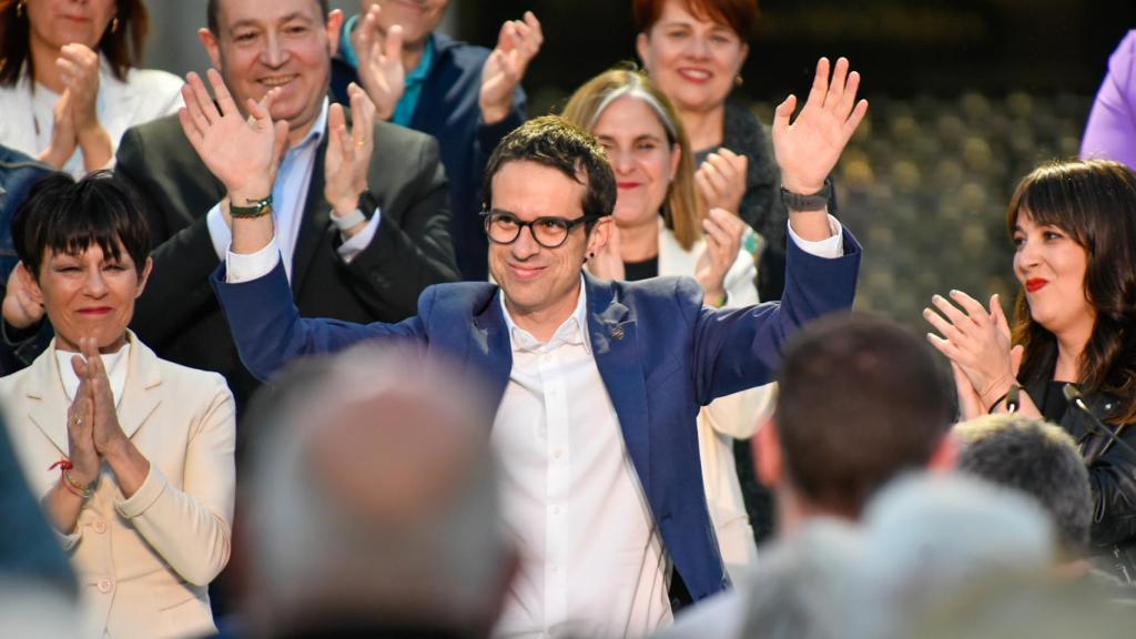 Pello Otxandiano, candidato de EH Bildu, en uno de los mítines de la formación.