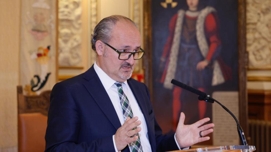 El Ayuntamiento de Valladolid ha aprobado la nueva ordenanza de limpieza. En la imagen, el concejal de Salud Pública y Seguridad Ciudadana, Alberto Cuadrado Toquero