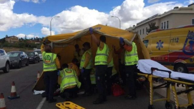 Los servicios de emergencias atienden a Nory tras ser atropellada, en una imagen de 2016.