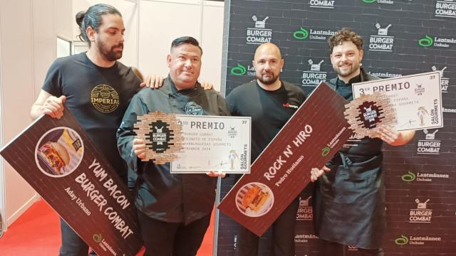 Los cuatro finalistas de Madrid del concurso Burger Combat este lunes 22 de abril.
