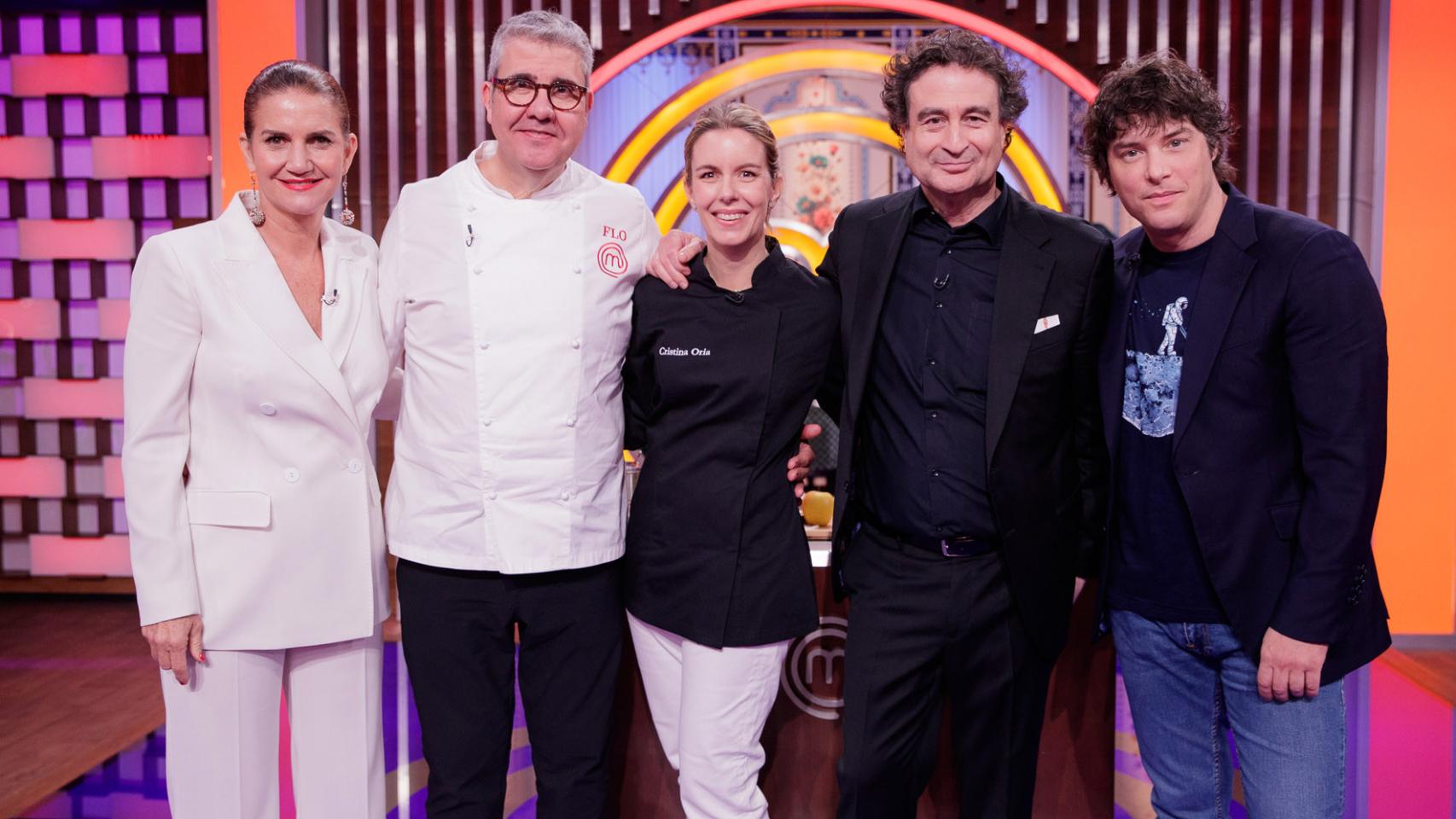 En el plató de MasterChef, de izquierda a derecha, Samantha Vallejo-Nágera, Florentino Fernández, Cristina Oria, Pepe Rodríguez y Jordi Cruz.