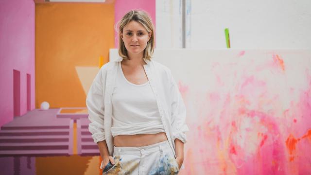 La pintora Carlota Pérez de Castro en su estudio en el barrio de Prosperidad en Madrid.