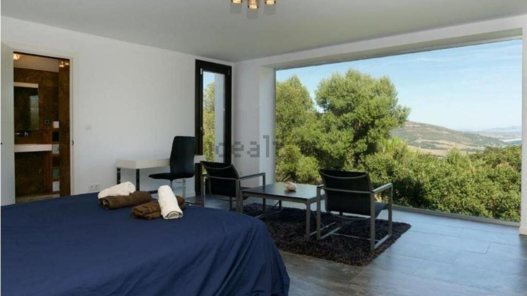 Dormitorio principal de la villa en Betis