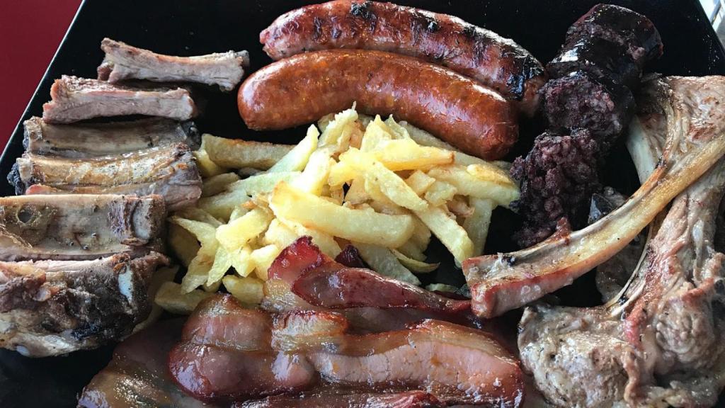 La parrilla variada del restaurante.