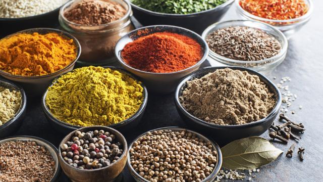 Diferentes variedades de especias.