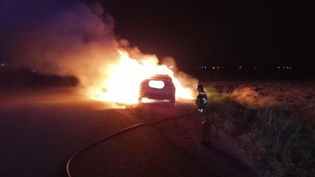 Coche incendiado