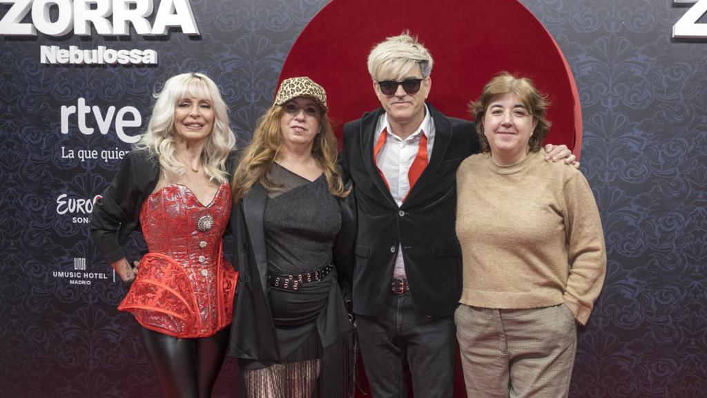 La presidenta interina de RTVE, Concepción Cascajosa, y Loles Vázquez (Las Vulpes) arroparon a Nebulossa.