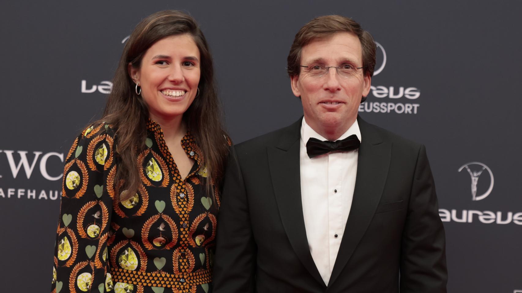 José Luis Martínez-Almeida y su mujer, Teresa Urquijo, posando en el 'photocall' de los Premios Laureus, este pasado lunes.
