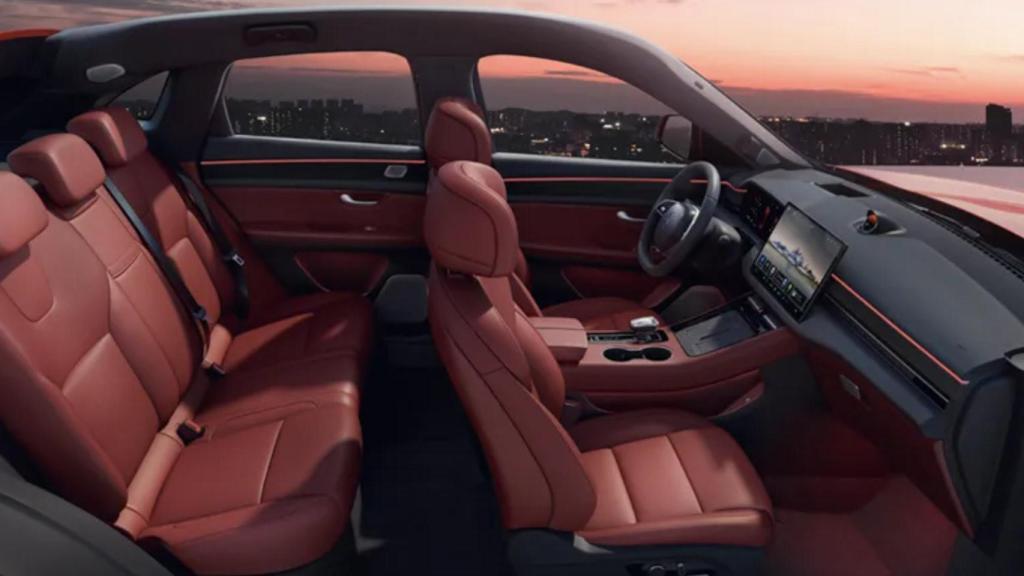 El interior del Aito M5 usa pantallas de Huawei