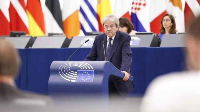 El comisario de Asuntos Económicos, Paolo Gentiloni, durante su discurso de este martes en la Eurocámara