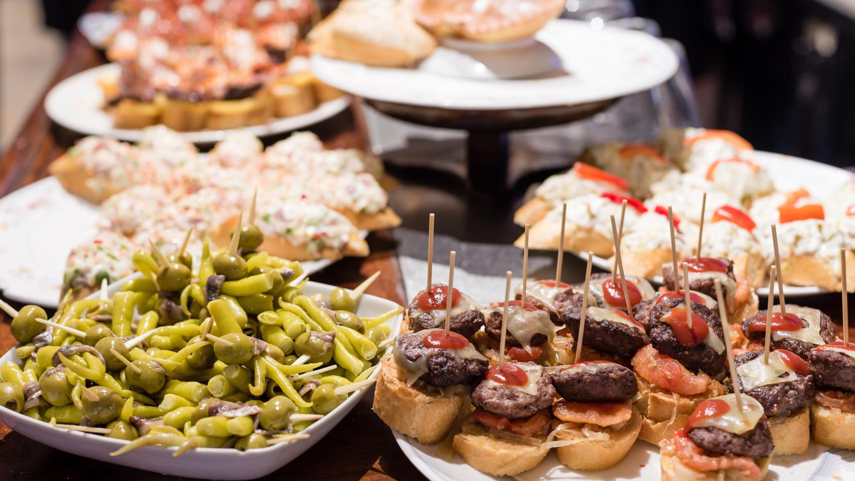Pintxos en una taberna.