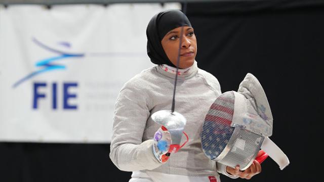Ibtihaj Muhammad, olímpica estadounidense en los JJOO de Río de Janeiro, 2016.