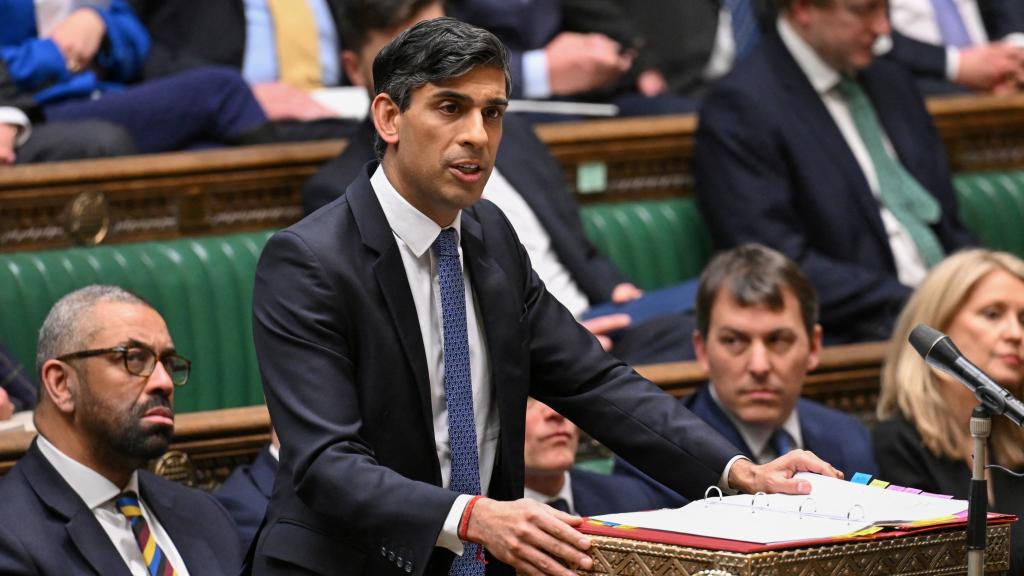 Rishi Sunak en el Parlamento británico.
