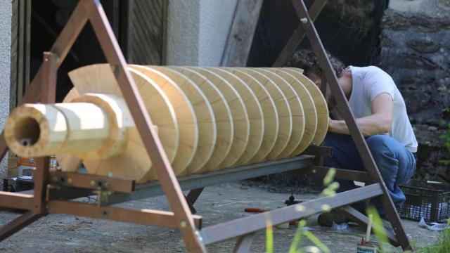 Uno de los responsables de Viseta trabajando en el prototipo