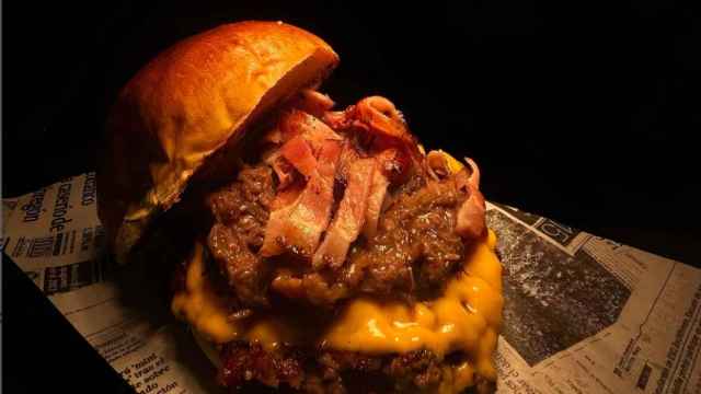 Hamburguesa ganadora de Burger Combat 2024.