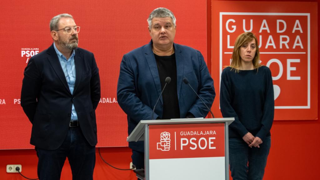 El alcalde Jacinto Lobo y su teniente de alcalde, Lidia Antón, en rueda de prensa este martes
