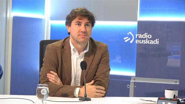 El secretario general del PSE-EE, Eneko Andueza, este miércoles en Radio Euskadi.