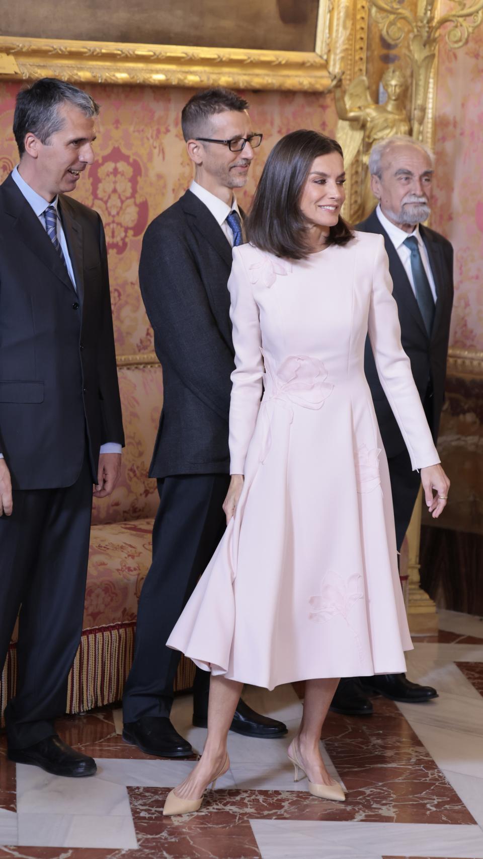 La Reina en el almuerzo ofrecido hoy en Palacio.