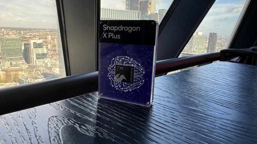 Detalle del procesador Qualcomm Snapdragon X Plus