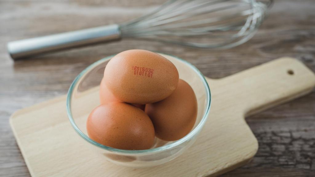 Huevos de gallina con su código correspondiente.