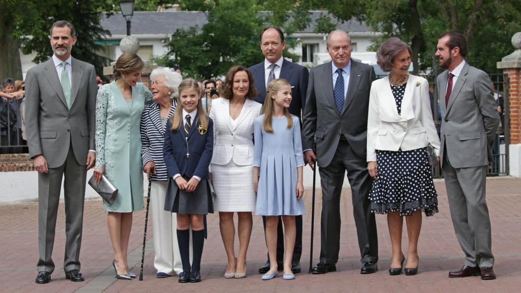 La Familia Real, en una imagen de archivo en la que aparecen Jesús Ortiz y su madre, Menchu Álvarez del Valle.