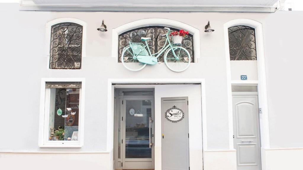 Hotel Smile & Co Hostal Boutique.