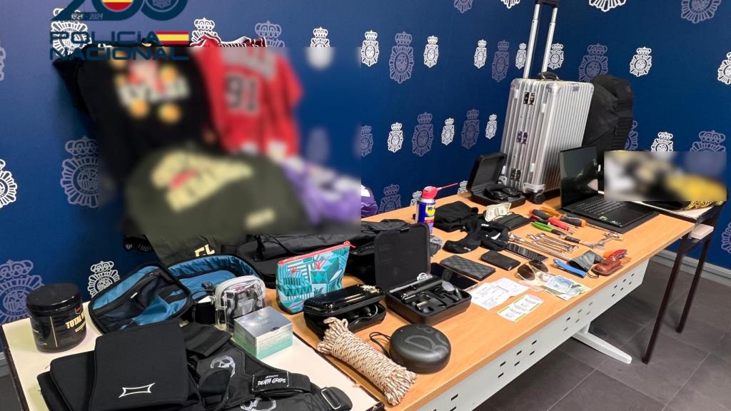 El material de los ladrones intervenido por la Policía Nacional.