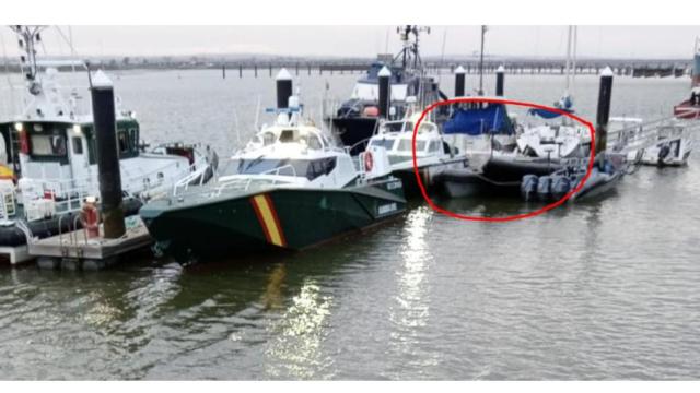 La narcolancha de idénticas carácterísticas a la que mató a los guardias civiles el pasado 9 de febrero en Barbate.