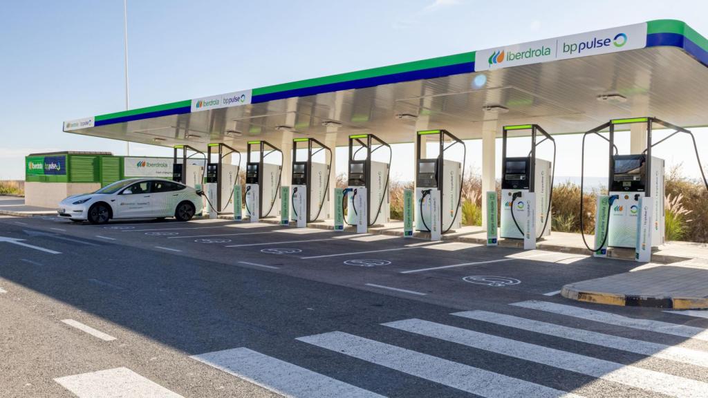 Estación de puntos de recarga de Iberdrola BP Pulse.