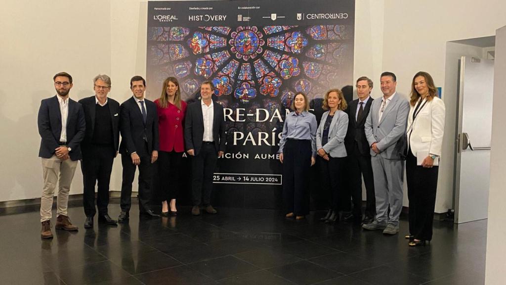 La Top 100 Marta Rivera asiste a la inauguración de la exposición Notre-Dame en Cibeles
