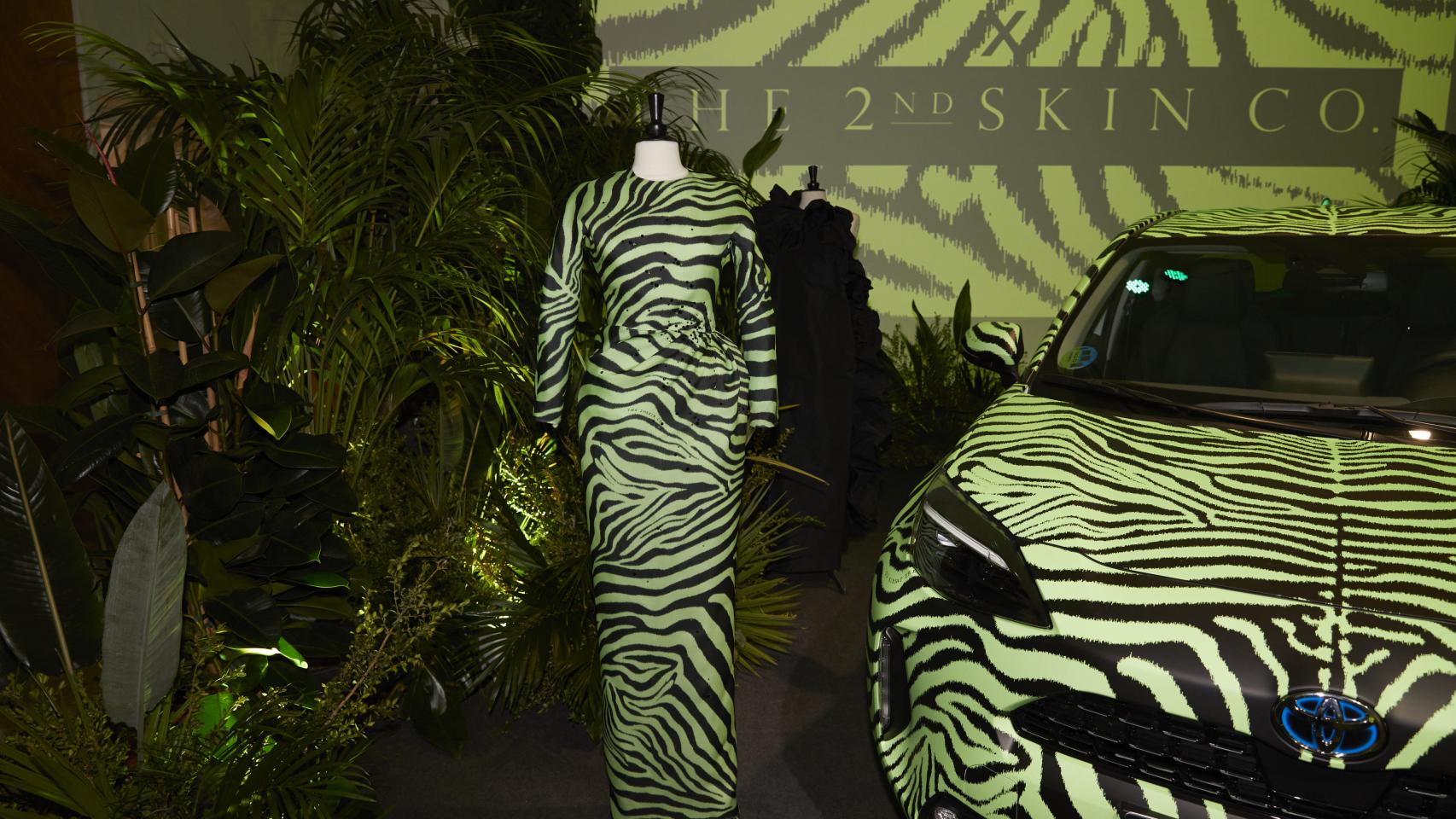Vista del coche y del look de The 2nd Skin Co. y Toyota.